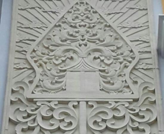 relief kayon batu putih bali