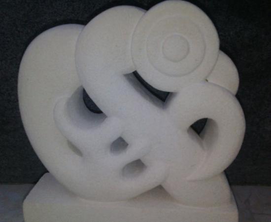 Patung Abstrak Sederhana