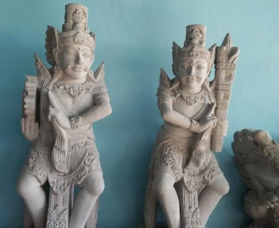 Ukiran Patung Dewa Bali