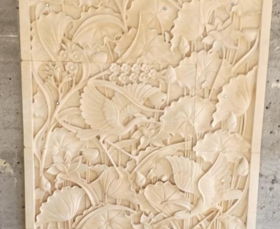Relief Dinding Rumah Desain Burung Bangau Kombinasi Daun Lotus