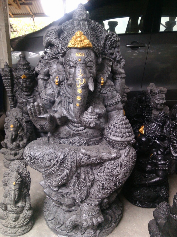 Patung Ganesha Hitam Bali