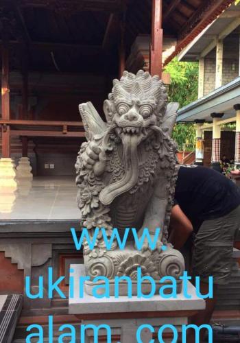 Ukiran Patung Singa  Khas Bali
