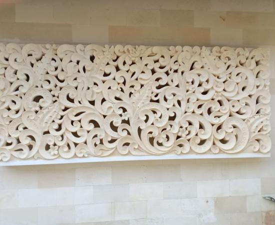 Relief dinding